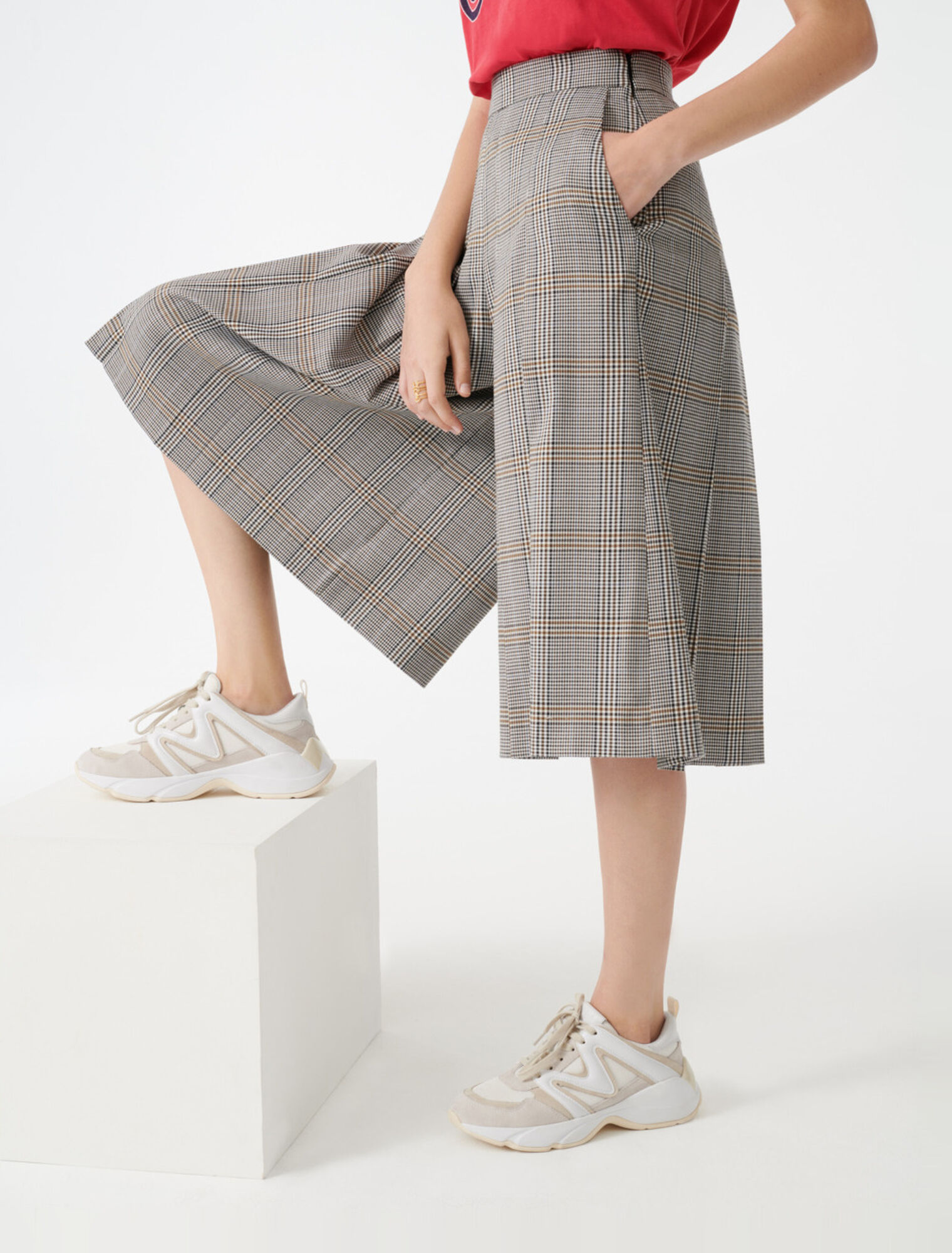 Pantalon à carreaux façon bermuda
