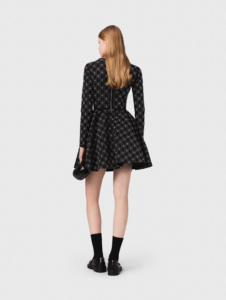 Robe patineuse à perles et strass