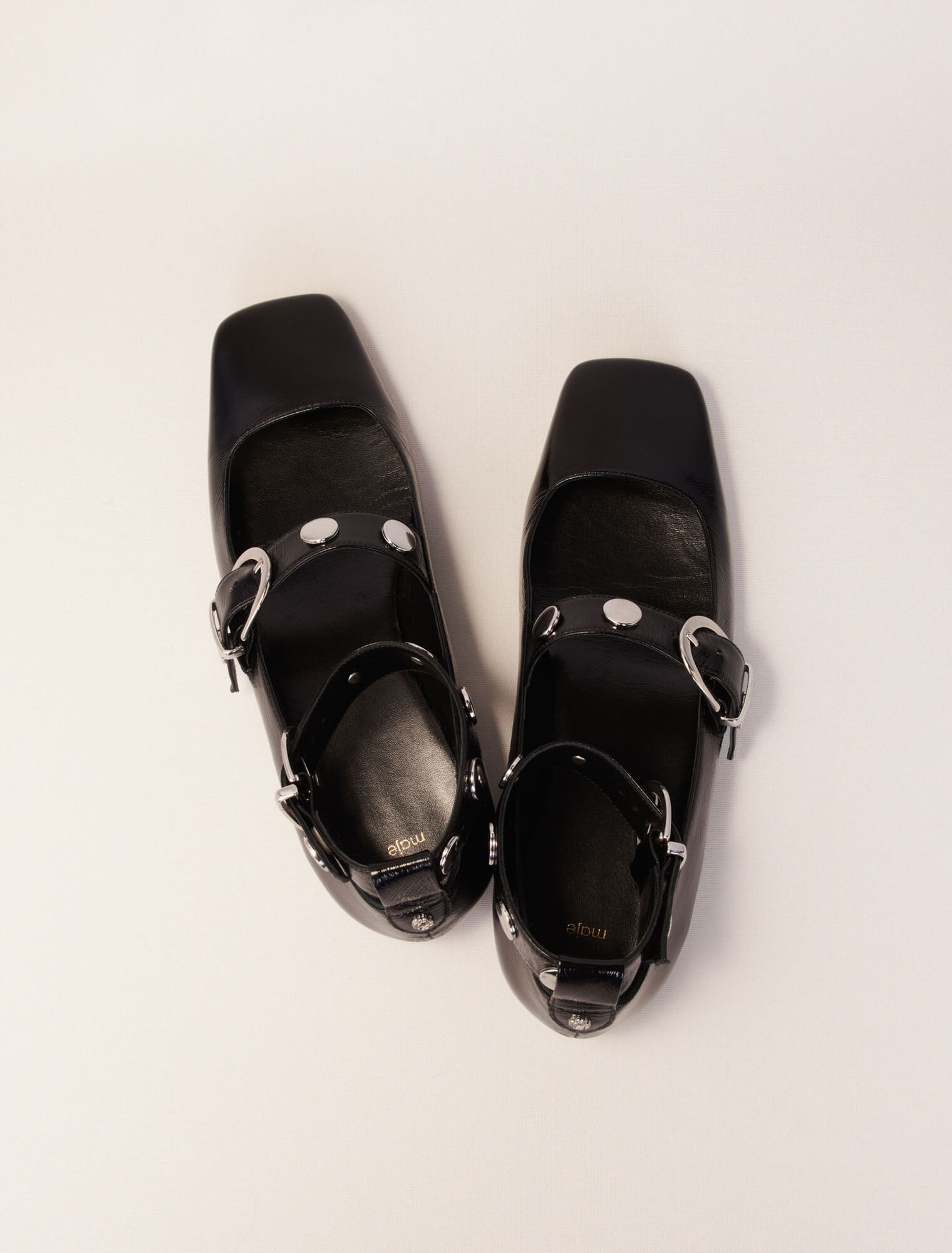 Babies en cuir et studs