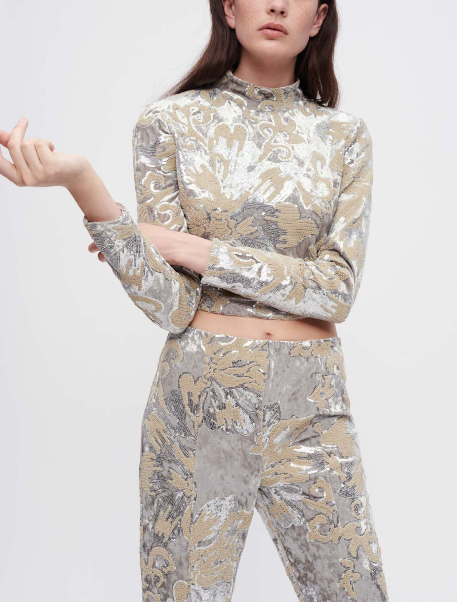 Crop top en velours rebrodé de sequins
