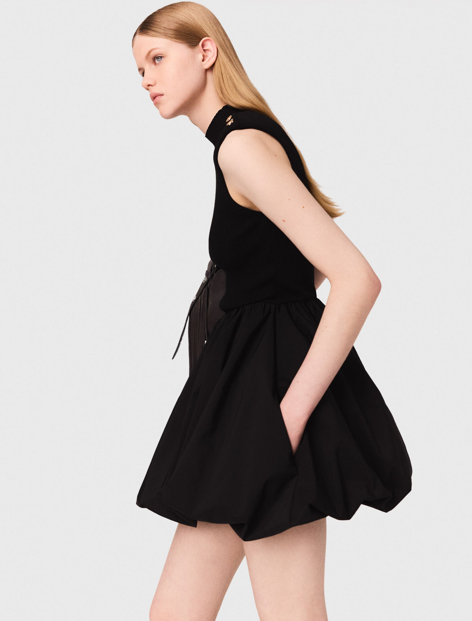Robe courte en maille et taffetas