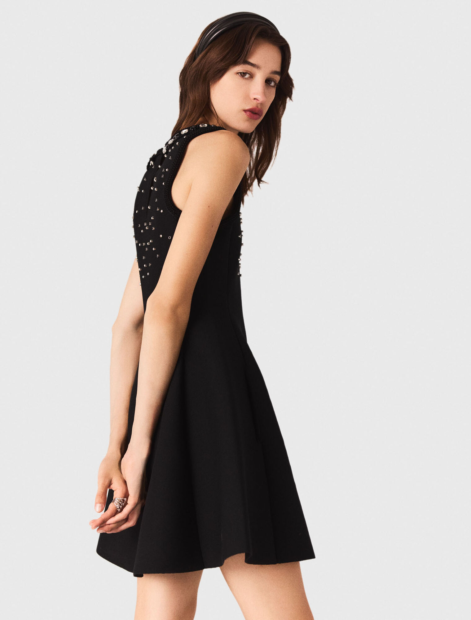 Robe patineuse et détails bijoux