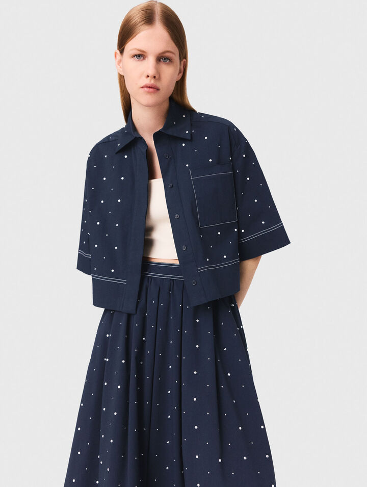 Chemise cropped ornée de clous