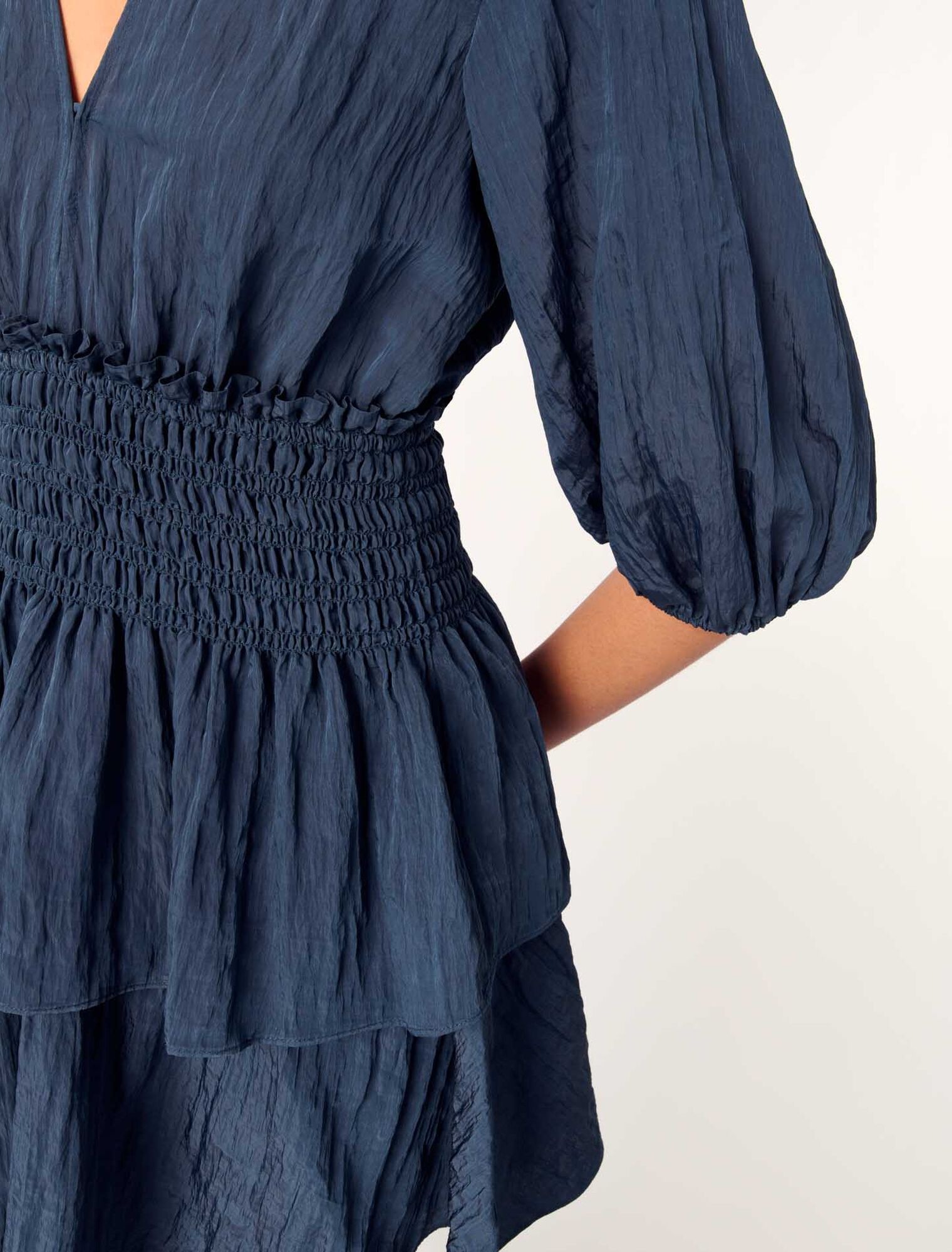 Robe courte à volants