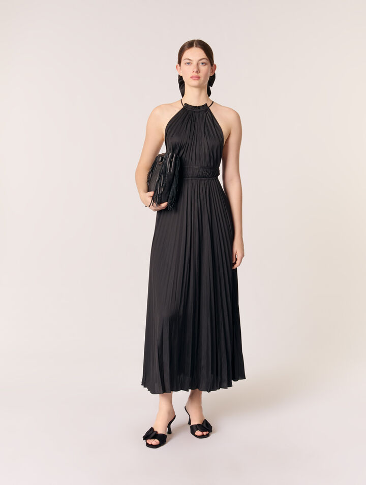 Robe longue satinée plissée