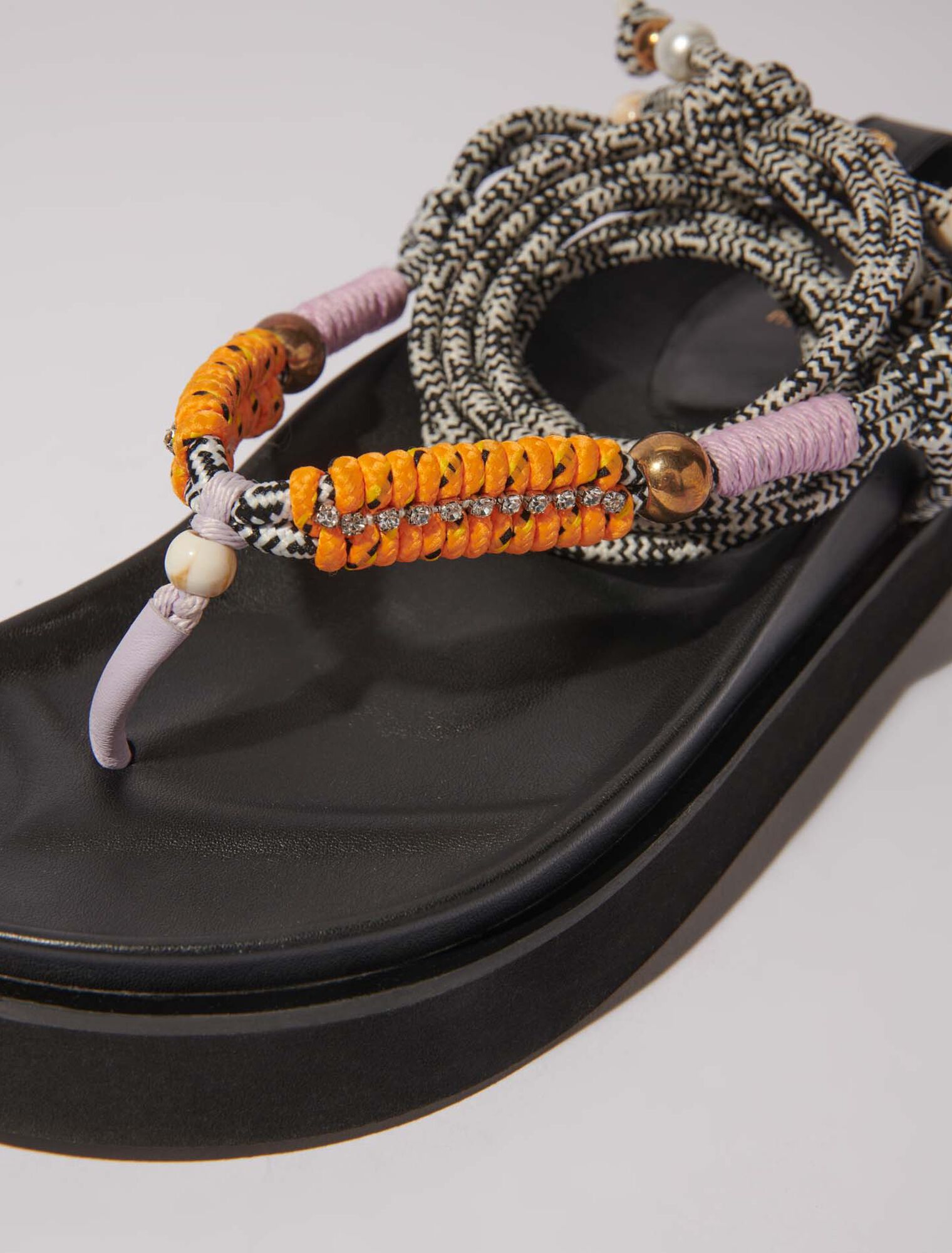 Sandales à brides tressées