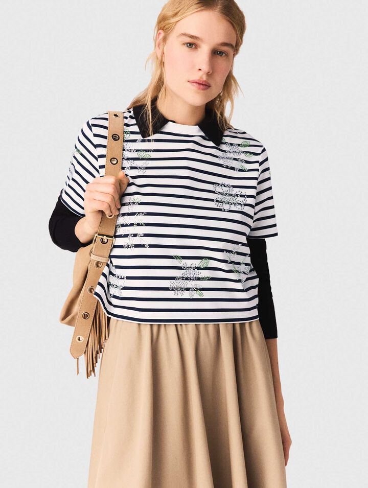 Tee shirt ray&eacute; &agrave; fleurs strass&eacute;es