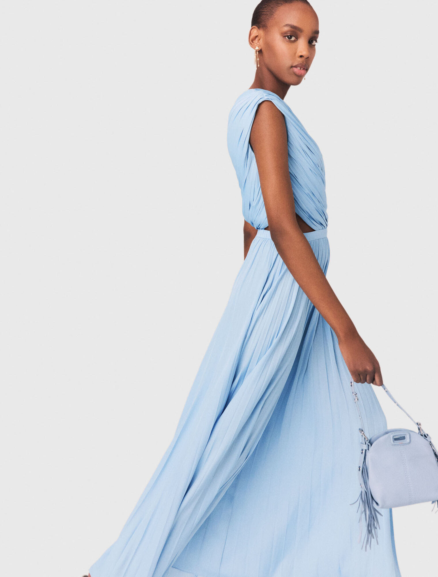 Robe longue pliss&eacute;e asym&eacute;trique