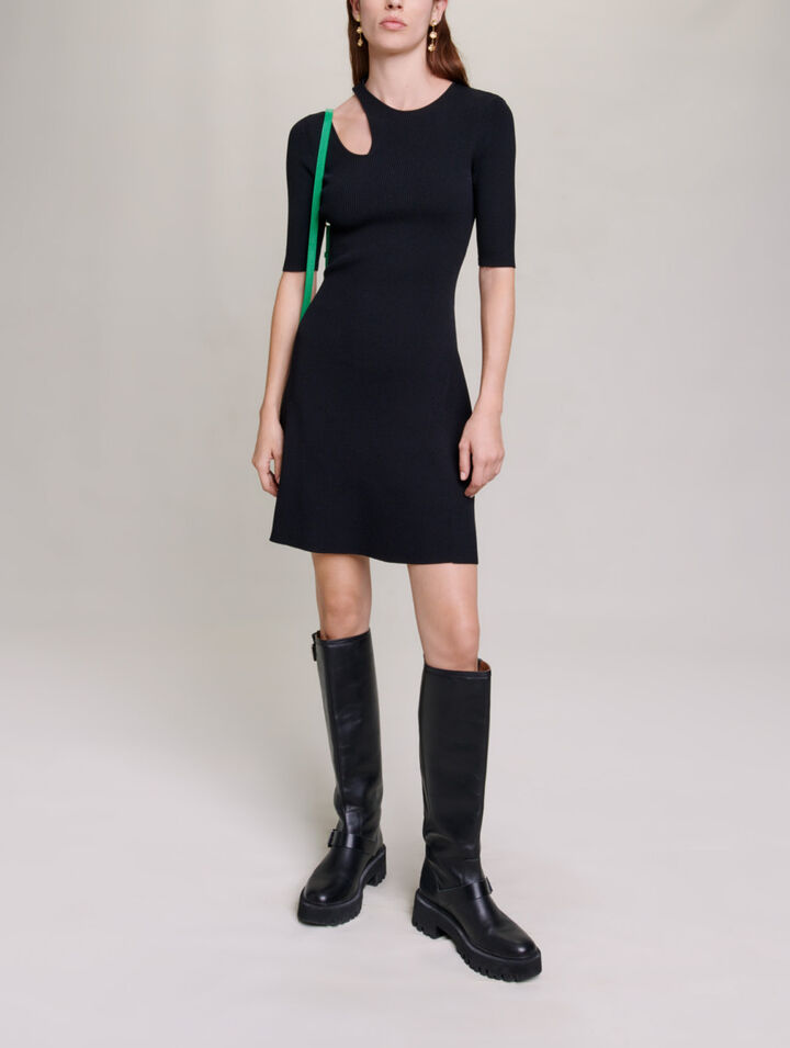 Robe en maille ouverte à l'épaule