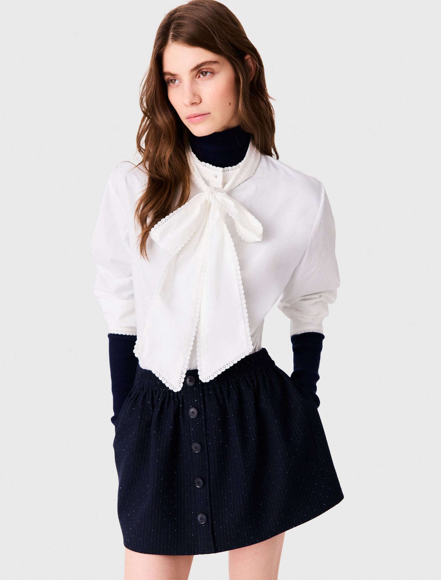Jupe courte tailleur strass&eacute;e