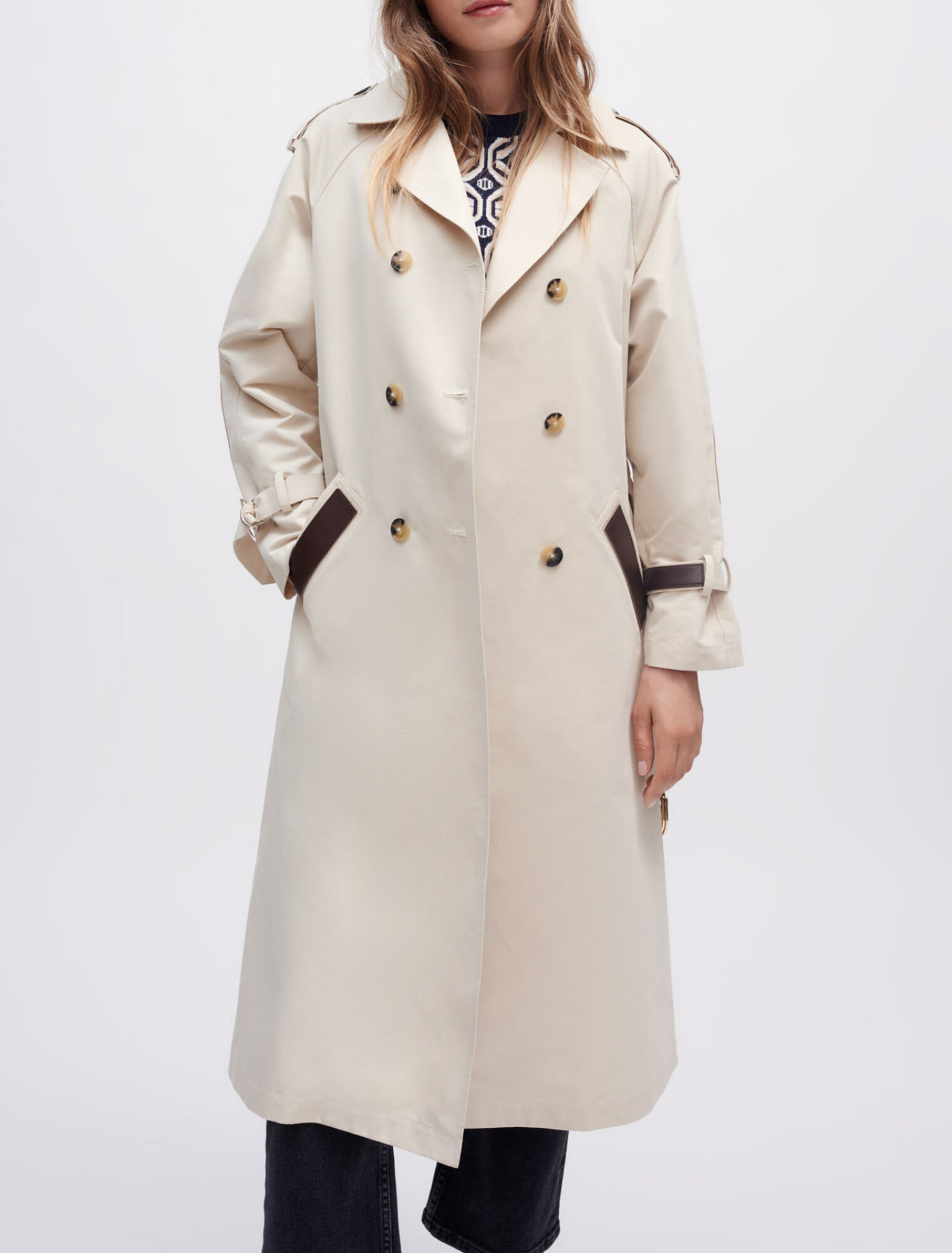 Trench smocké dans le dos