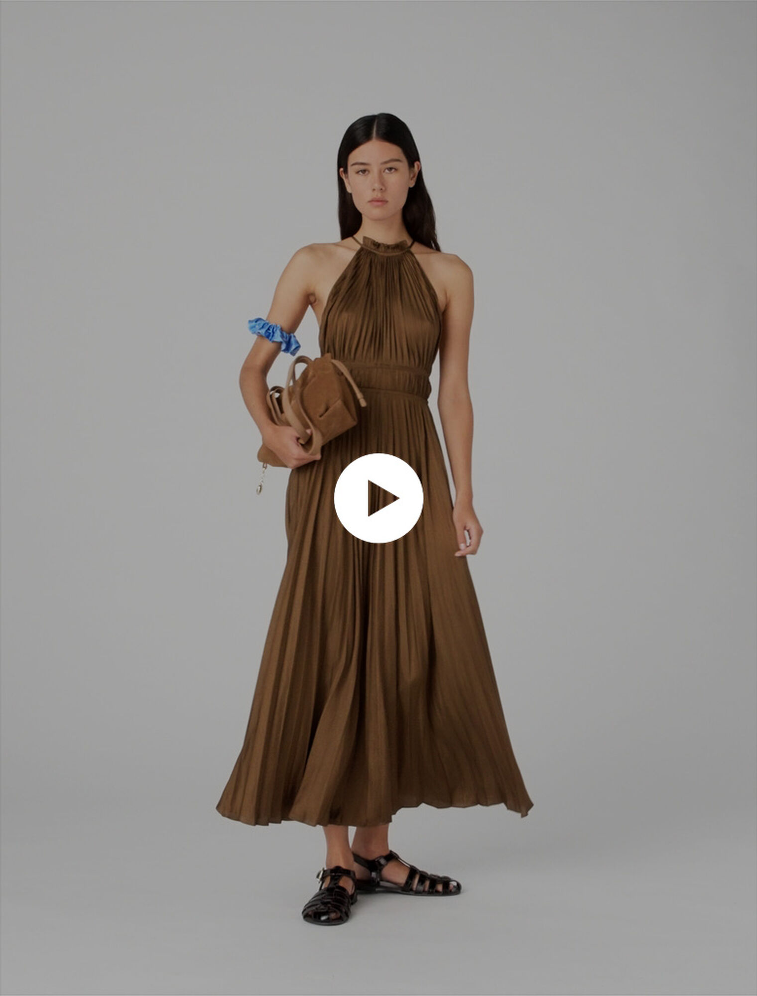 Robe longue pliss&eacute;e