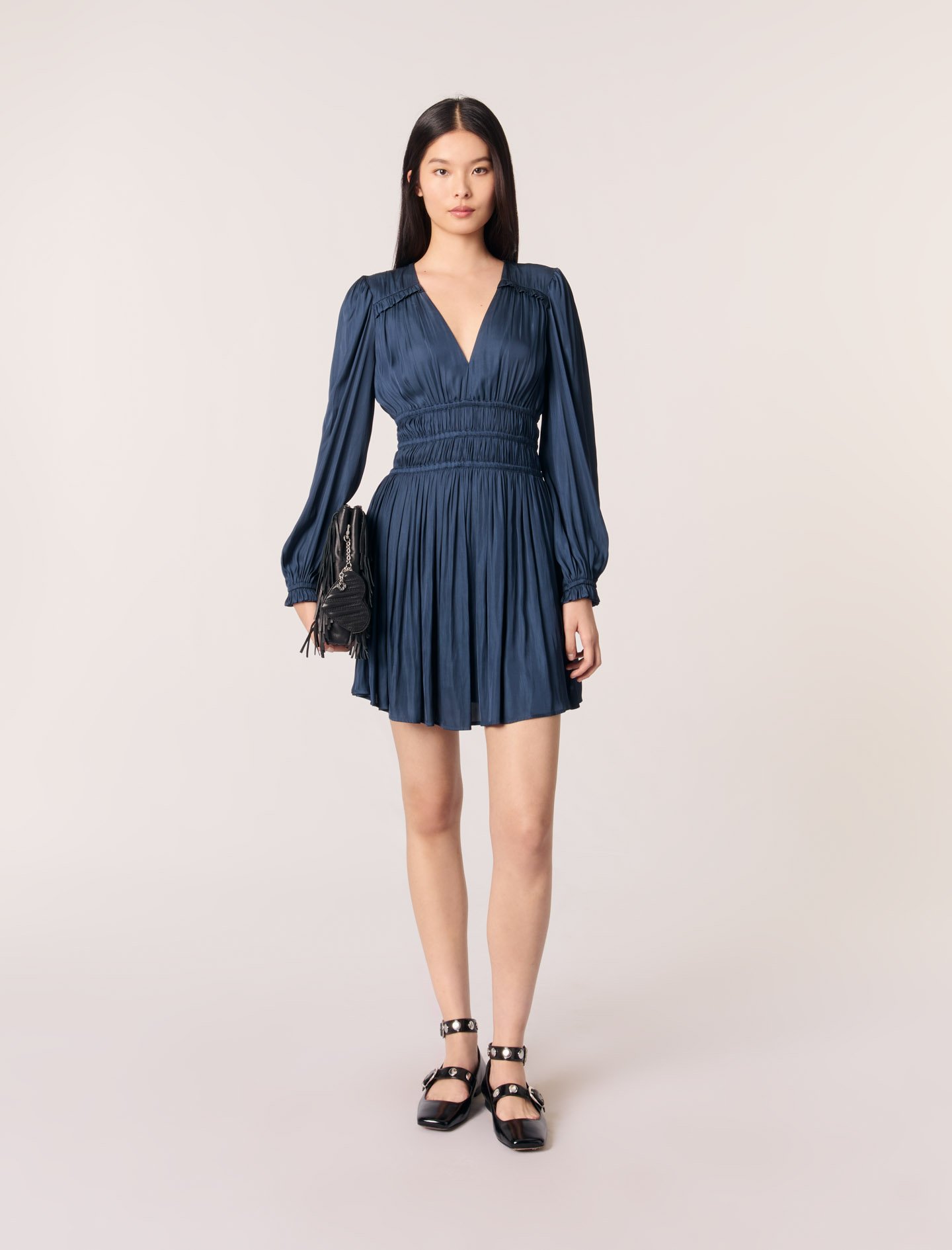 Robe courte satinée à volants bleu pour femme | Maje