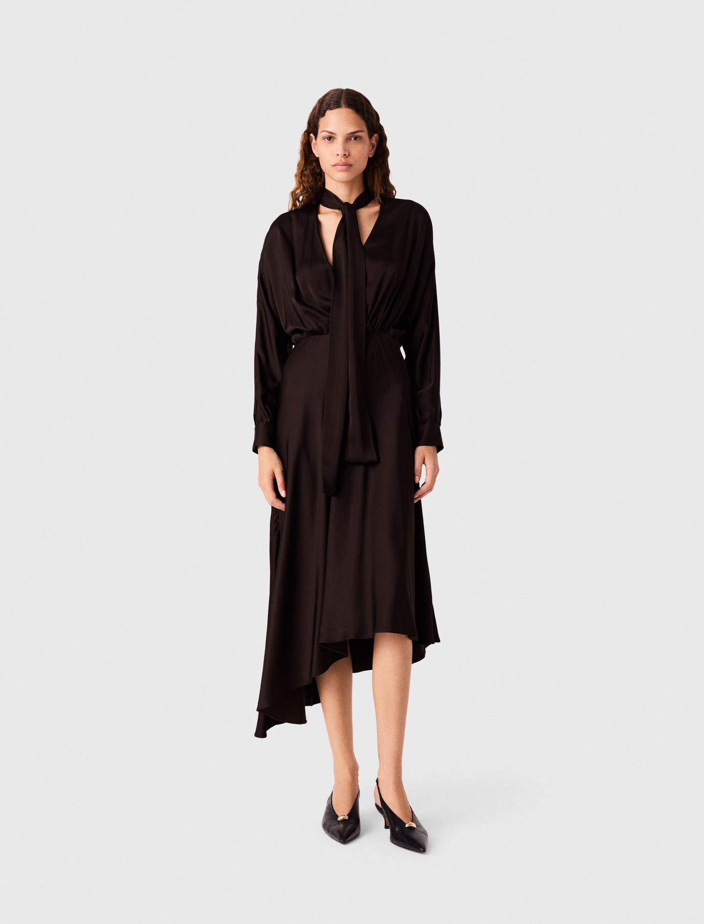 Robe Midi Asymétrique En Satin - Marron Fonce - Taille 40 - Maje