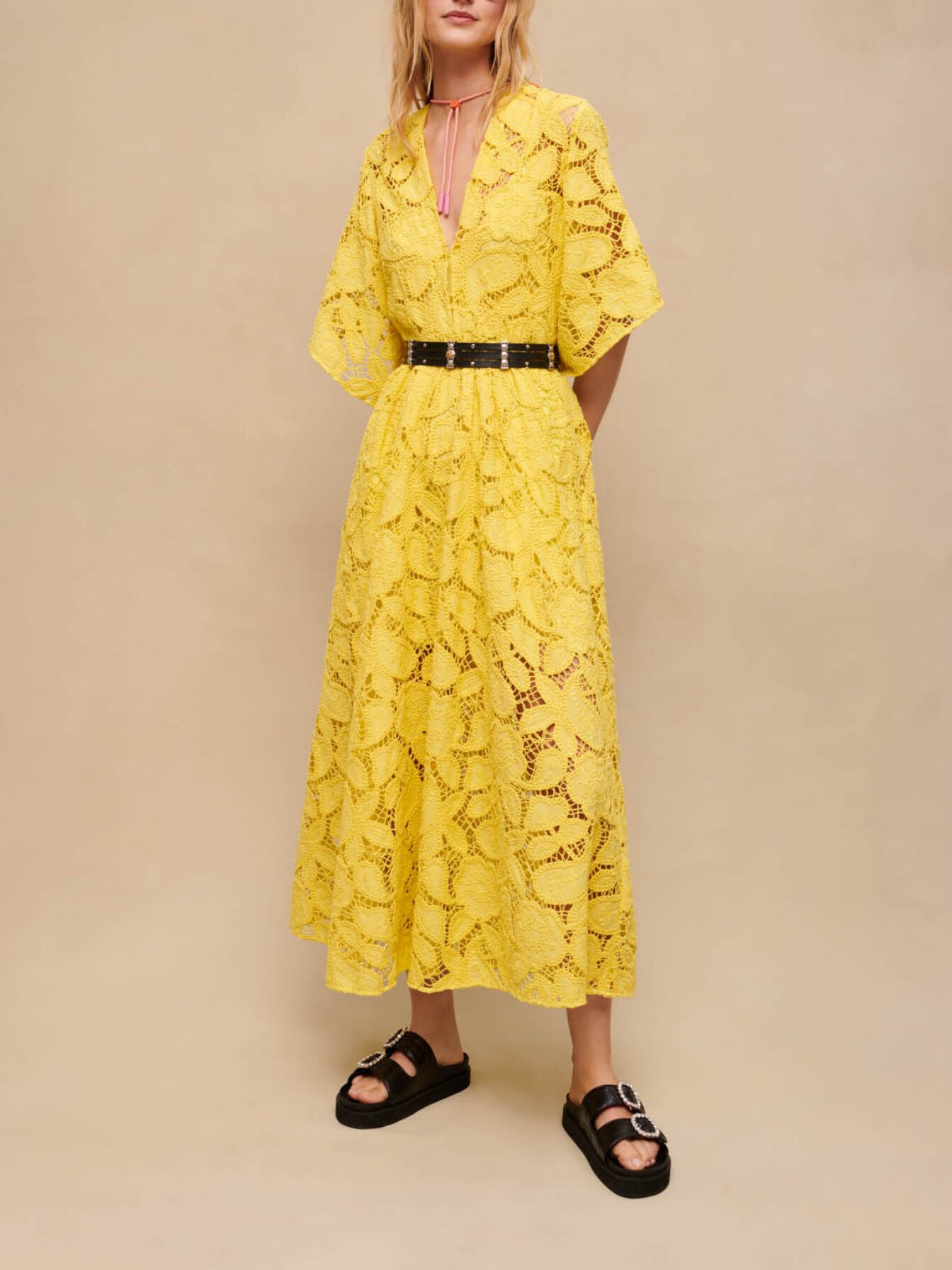 Robe longue en dentelle jaune / orange pour femme | Maje